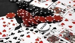 Pengguna Indonesia membaca panduan roulette dengan jelas